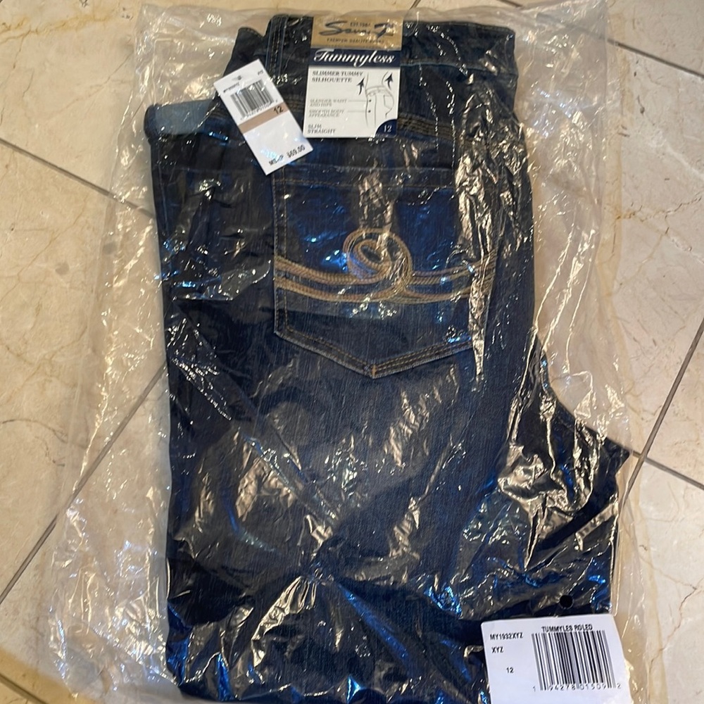 BNIP seven7 size 12 jeans Tummyless.